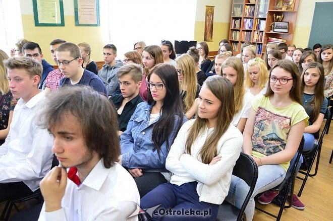 „Czytanie Norwida 2016” w II Liceum Ogólnokształcącym w Ostrołęce [07.06.2016] - zdjęcie #14 - eOstroleka.pl