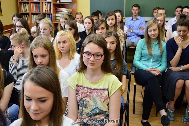 „Czytanie Norwida 2016” w II Liceum Ogólnokształcącym w Ostrołęce [07.06.2016] - zdjęcie #24 - eOstroleka.pl