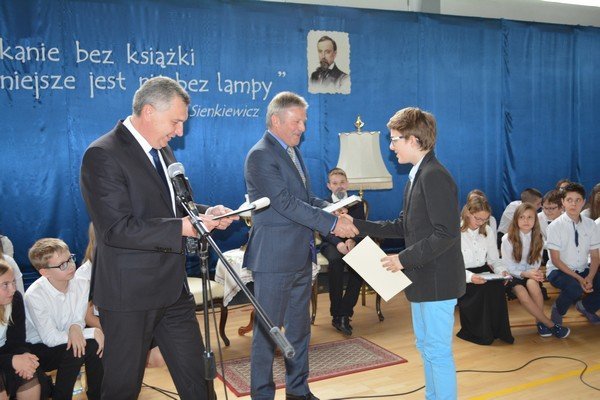 Dzień Patrona w Szkole Podstawowej w Łysych [07.06.2016] - zdjęcie #8 - eOstroleka.pl