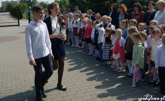 Uroczystości rocznicowe nadania imienia szkole w Dylewie [07.06.2016] - zdjęcie #6 - eOstroleka.pl