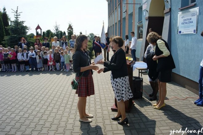 Uroczystości rocznicowe nadania imienia szkole w Dylewie [07.06.2016] - zdjęcie #20 - eOstroleka.pl