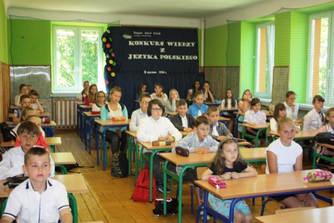 Konkurs wiedzy z języka polskiego w Zespole Szkół SIGiE [08.06.2016] - zdjęcie #7 - eOstroleka.pl