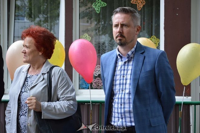 Nowy plac zabaw przy Przedszkolu Miejskim nr 10 w Ostrołęce [10.06.2016] - zdjęcie #10 - eOstroleka.pl
