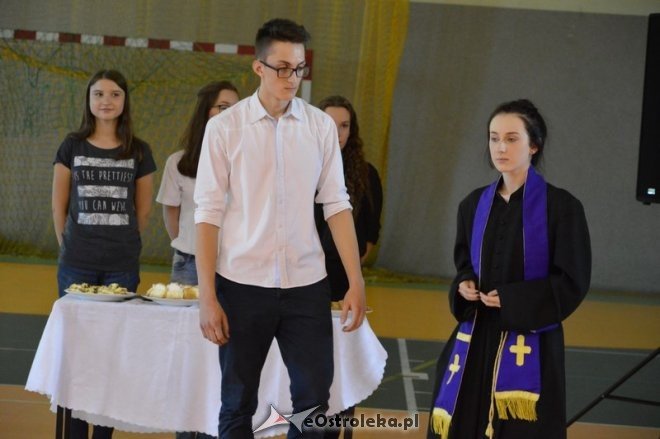 Romeo i Julia - spektakl w III LO [13.06.2016] - zdjęcie #21 - eOstroleka.pl