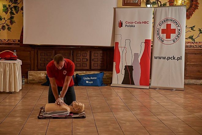 Uczennica I LO laureatką XXIV Ogólnopolskiej Olimpiady Promocji Zdrowego Stylu Życia PCK [13.06.2016] - zdjęcie #2 - eOstroleka.pl