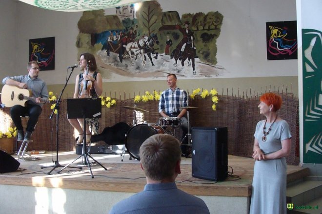 Wiosenny koncert w kadzidlańskiej bibliotece [14.06.2016] - zdjęcie #6 - eOstroleka.pl