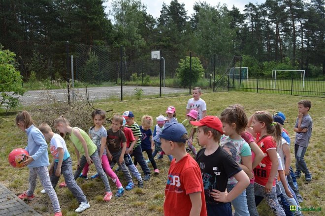 Moc atrakcji na Dzień Dziecka dla uczniów ze Szkoły Podstawowej w Glebie [14.06.2016 - zdjęcie #4 - eOstroleka.pl
