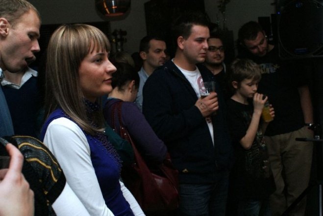Tymon Tymański na otwarciu OFF Cafe (13.11.09) - zdjęcie #2 - eOstroleka.pl