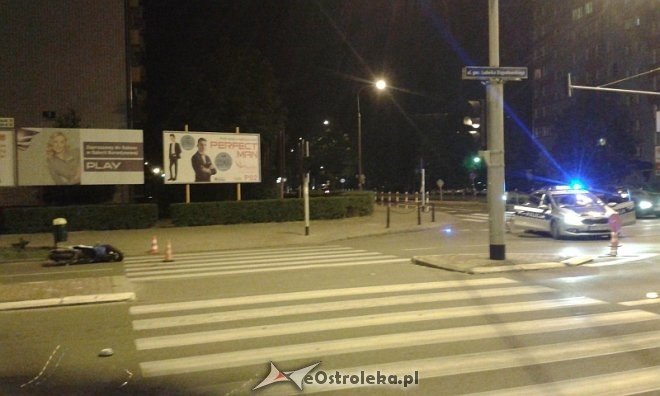 Wypadek motocyklisty w centrum Ostrołęki [ZDJĘCIA] - zdjęcie #1 - eOstroleka.pl