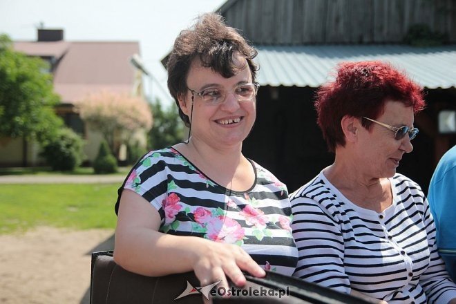 Integracyjne spotkanie podopiecznych ŚDS Starosty Kosa w stadninie Mustang [17.06.2016] - zdjęcie #17 - eOstroleka.pl
