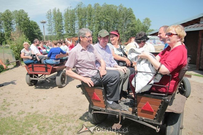 Integracyjne spotkanie podopiecznych ŚDS Starosty Kosa w stadninie Mustang [17.06.2016] - zdjęcie #12 - eOstroleka.pl