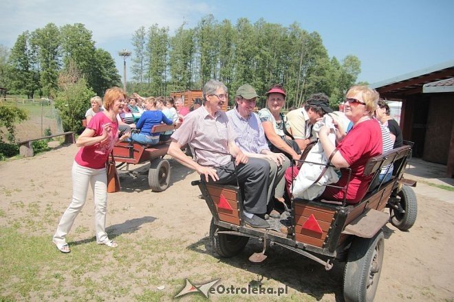 Integracyjne spotkanie podopiecznych ŚDS Starosty Kosa w stadninie Mustang [17.06.2016] - zdjęcie #11 - eOstroleka.pl