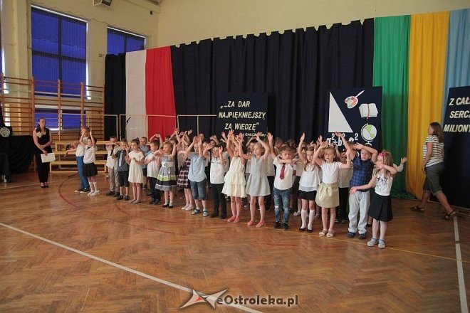 Zakończenie roku szkolnego w oddziałach przedszkolnych Szkoły Podstawowej nr 6 [23.06.2016] - zdjęcie #1 - eOstroleka.pl