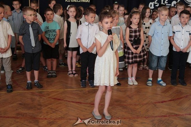 Zakończenie roku szkolnego w oddziałach przedszkolnych Szkoły Podstawowej nr 6 [23.06.2016] - zdjęcie #11 - eOstroleka.pl