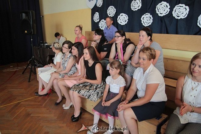 Zakończenie roku szkolnego w oddziałach przedszkolnych Szkoły Podstawowej nr 6 [23.06.2016] - zdjęcie #25 - eOstroleka.pl