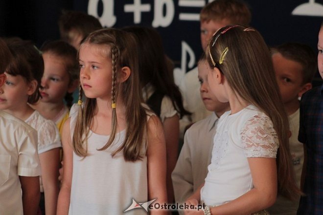 Zakończenie roku szkolnego w oddziałach przedszkolnych Szkoły Podstawowej nr 6 [23.06.2016] - zdjęcie #45 - eOstroleka.pl