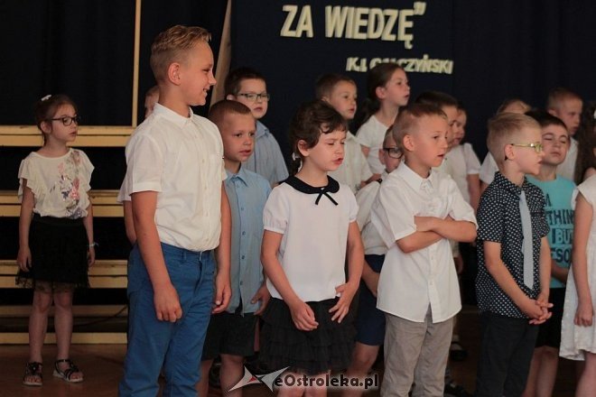 Zakończenie roku szkolnego w oddziałach przedszkolnych Szkoły Podstawowej nr 6 [23.06.2016] - zdjęcie #82 - eOstroleka.pl