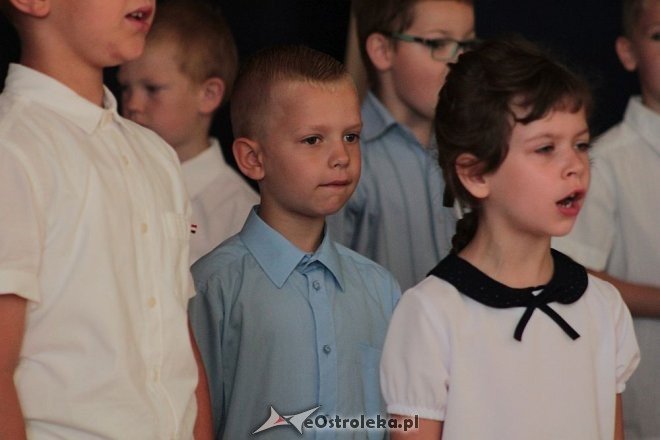 Zakończenie roku szkolnego w oddziałach przedszkolnych Szkoły Podstawowej nr 6 [23.06.2016] - zdjęcie #12 - eOstroleka.pl
