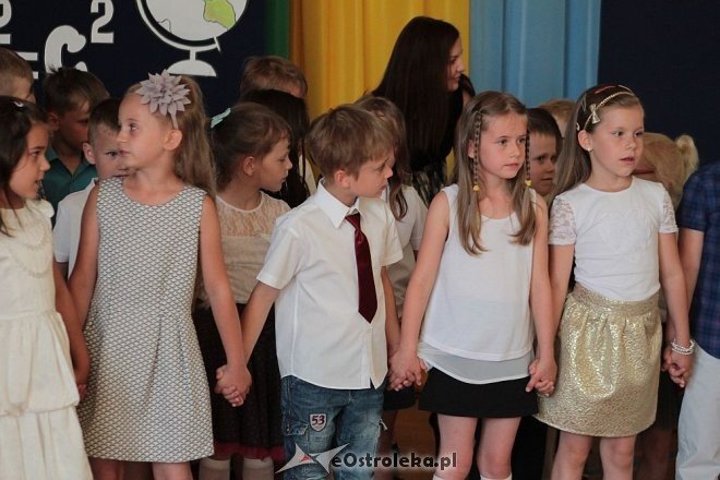 Zakończenie roku szkolnego w oddziałach przedszkolnych Szkoły Podstawowej nr 6 [23.06.2016] - zdjęcie #90 - eOstroleka.pl