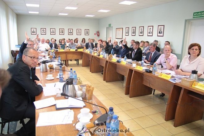 Prezydent Kotowski z absolutorium za ubiegły rok [23.06.2016] - zdjęcie #9 - eOstroleka.pl