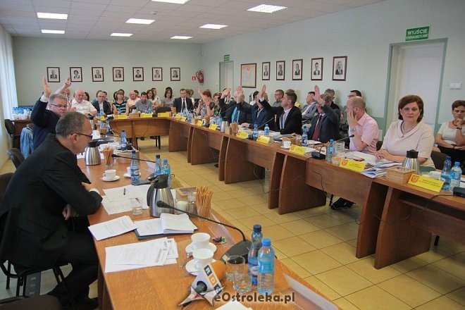 Prezydent Kotowski z absolutorium za ubiegły rok [23.06.2016] - zdjęcie #5 - eOstroleka.pl