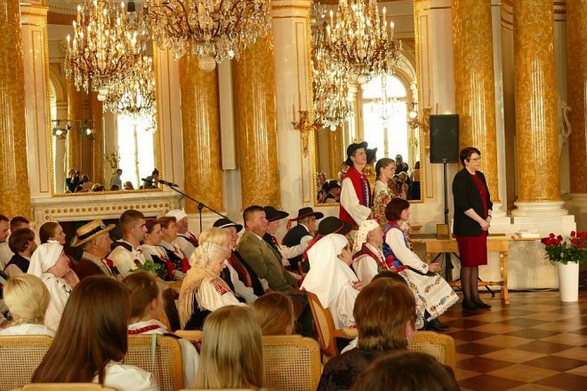 Kurpianki odznaczone „Za zasługi dla kultury ludowej” [23.06.2016] - zdjęcie #6 - eOstroleka.pl