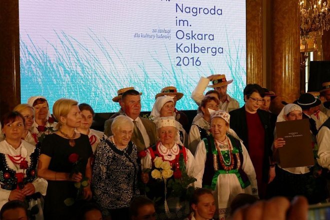 Kurpianki odznaczone „Za zasługi dla kultury ludowej” [23.06.2016] - zdjęcie #3 - eOstroleka.pl