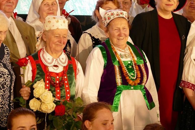 Kurpianki odznaczone „Za zasługi dla kultury ludowej” [23.06.2016] - zdjęcie #1 - eOstroleka.pl