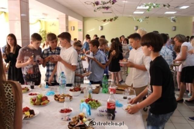 Bal absolwenta w Szkole Podstawowej nr 10 im. Jana Pawła II w Ostrołęce [21.06.2016] - zdjęcie #17 - eOstroleka.pl