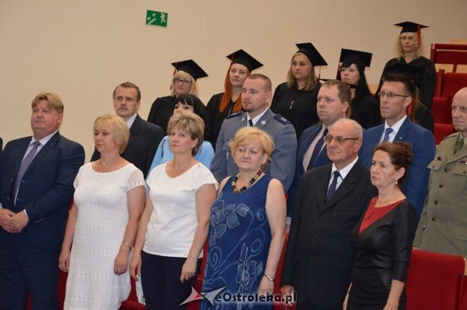 Wręczenie dyplomów absolwentom WSAP Ostrołęka [01.07.2016] - zdjęcie #6 - eOstroleka.pl