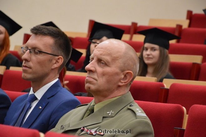 Wręczenie dyplomów absolwentom WSAP Ostrołęka [01.07.2016] - zdjęcie #15 - eOstroleka.pl