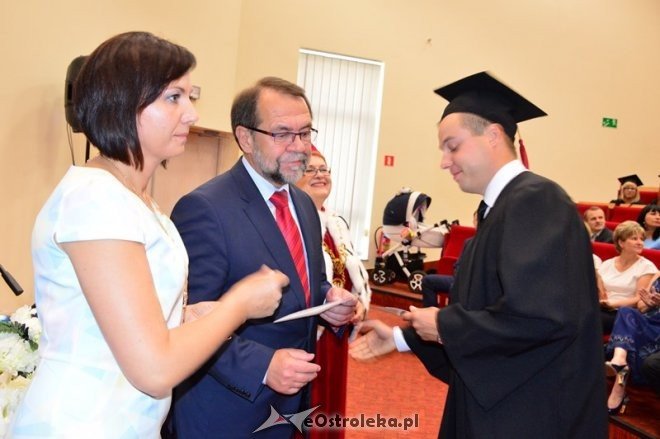 Wręczenie dyplomów absolwentom WSAP Ostrołęka [01.07.2016] - zdjęcie #40 - eOstroleka.pl