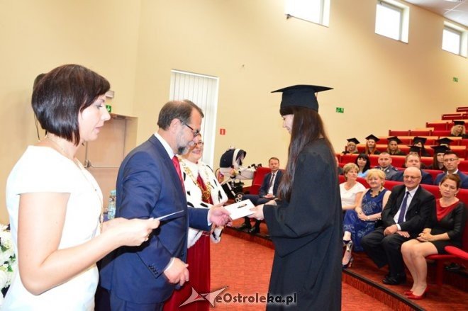Wręczenie dyplomów absolwentom WSAP Ostrołęka [01.07.2016] - zdjęcie #43 - eOstroleka.pl