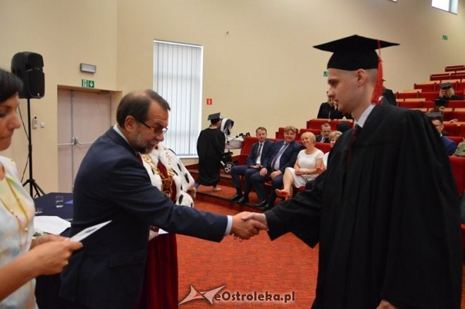 Wręczenie dyplomów absolwentom WSAP Ostrołęka [01.07.2016] - zdjęcie #54 - eOstroleka.pl