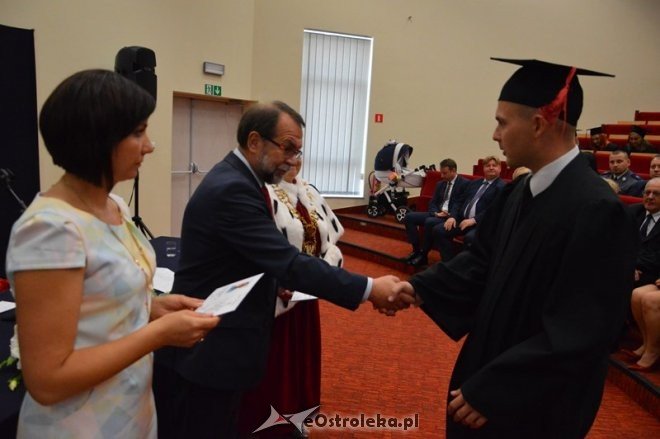 Wręczenie dyplomów absolwentom WSAP Ostrołęka [01.07.2016] - zdjęcie #58 - eOstroleka.pl