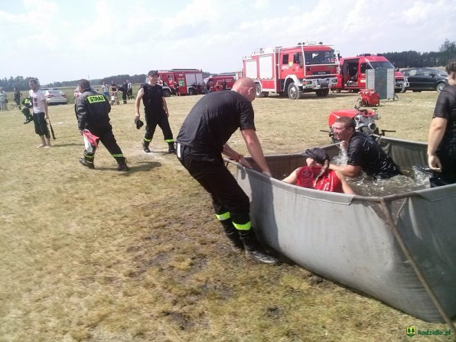 Gminne Zawody Sportowo-Pożarnicze Ochotniczych Straży Pożarnych z gmin Łyse, Kadzidło i Lelis [04.07.2016] - zdjęcie #89 - eOstroleka.pl
