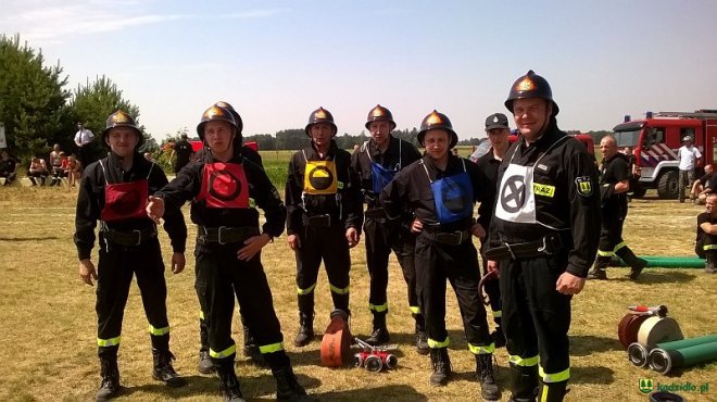 Gminne Zawody Sportowo-Pożarnicze Ochotniczych Straży Pożarnych z gmin Łyse, Kadzidło i Lelis [04.07.2016] - zdjęcie #57 - eOstroleka.pl