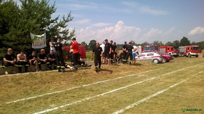 Gminne Zawody Sportowo-Pożarnicze Ochotniczych Straży Pożarnych z gmin Łyse, Kadzidło i Lelis [04.07.2016] - zdjęcie #1 - eOstroleka.pl