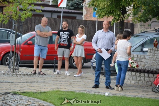 Obchody 73. rocznicy rzezi Wołyńskiej - Ostrołęka [11.07.2016] - zdjęcie #1 - eOstroleka.pl