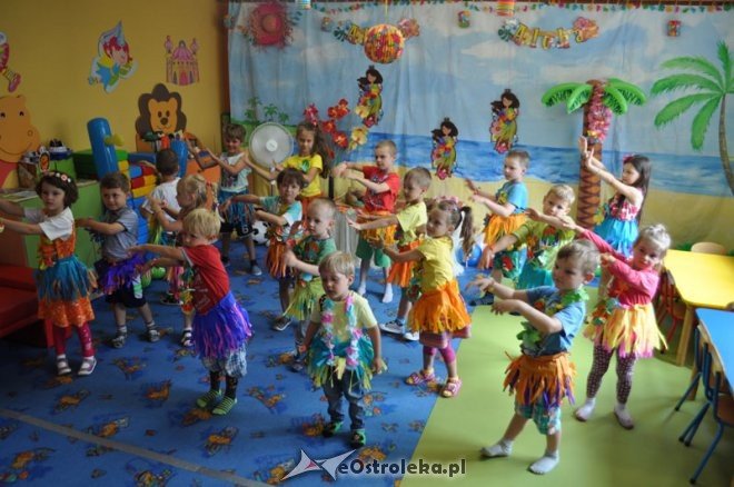 Dzień Hawajski w Punkcie Przedszkolnym Kangurek [18.07.2016] - zdjęcie #29 - eOstroleka.pl