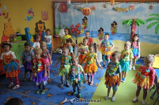Dzień Hawajski w Punkcie Przedszkolnym Kangurek [18.07.2016] - zdjęcie #28 - eOstroleka.pl
