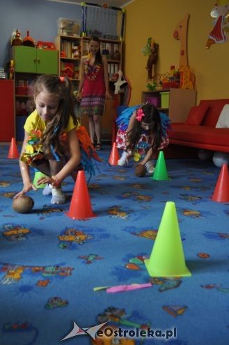 Dzień Hawajski w Punkcie Przedszkolnym Kangurek [18.07.2016] - zdjęcie #18 - eOstroleka.pl