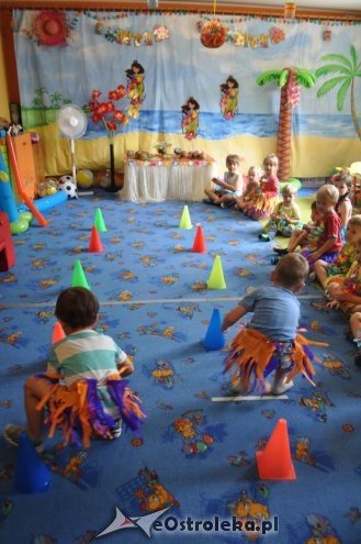 Dzień Hawajski w Punkcie Przedszkolnym Kangurek [18.07.2016] - zdjęcie #15 - eOstroleka.pl