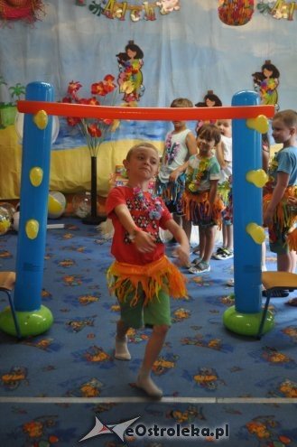 Dzień Hawajski w Punkcie Przedszkolnym Kangurek [18.07.2016] - zdjęcie #13 - eOstroleka.pl