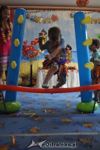 Dzień Hawajski w Punkcie Przedszkolnym Kangurek [18.07.2016] - zdjęcie #8 - eOstroleka.pl