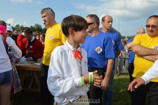 Światowy Zlot Młodzieży Kurpiowskiej - rekord Guinnessa [24.07.2016] - zdjęcie #61 - eOstroleka.pl