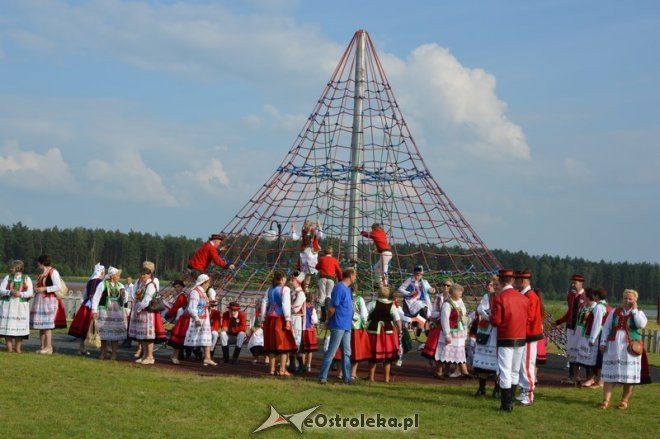 Światowy Zlot Młodzieży Kurpiowskiej - rekord Guinnessa [24.07.2016] - zdjęcie #48 - eOstroleka.pl