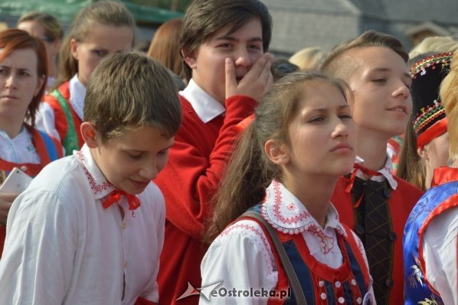 Światowy Zlot Młodzieży Kurpiowskiej - rekord Guinnessa [24.07.2016] - zdjęcie #47 - eOstroleka.pl