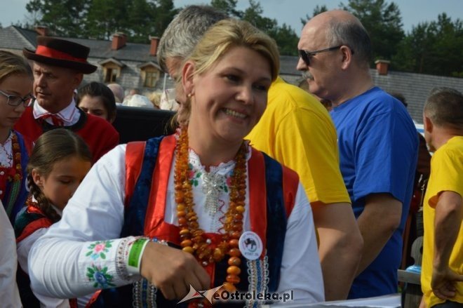 Światowy Zlot Młodzieży Kurpiowskiej - rekord Guinnessa [24.07.2016] - zdjęcie #43 - eOstroleka.pl