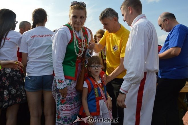 Światowy Zlot Młodzieży Kurpiowskiej - rekord Guinnessa [24.07.2016] - zdjęcie #38 - eOstroleka.pl